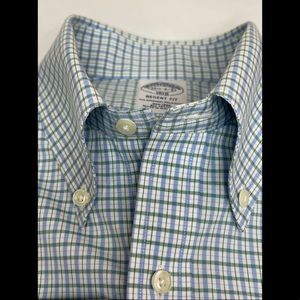 Brooks Brothers 1818 dress shirt. Button down collar. Regent fit